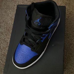 Jordan size 7 kids women’s 8.5